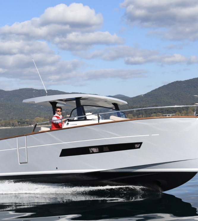 Rhéa Marine, 32 Open